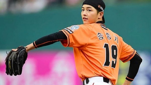 8 điểm khiến Song Joong Ki ngày càng có nhiều Fan hâm mộ