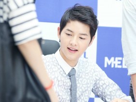 Song Joong Ki xứng đáng là “người đàn ông hoàn hảo”