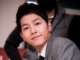 Song Joong Ki quyên tiền ủng hộ nạn nhân vụ động đất ở Tứ Xuyên