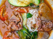 Quán hủ tiếu sa tế hơn 5 thập kỷ đắt khách ở Sài Gòn