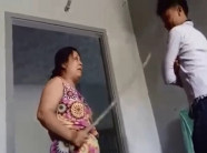 Con trai gần 30 tuổi vẫn bị mẹ phạt đòn vì… đi nhậu về khuya khiến dân mạng động lòng