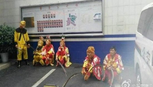 7 Tôn Ngộ Không bị bắt vì đánh nhau tóe máu giữa đường
