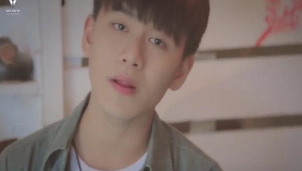 'Thánh mashup' lại khiến fans phát cuồng với bản cover 'Phía sau một cô gái'