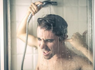 Có nên tắm nước nóng khi trời lạnh?