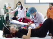 Hơn 100 người nhập viện do ngộ độc bánh mì?