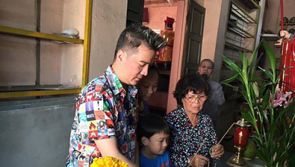 Đàm Vĩnh Hưng và mẹ: Lối thoát nào cho cả hai?