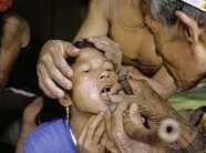 Kỳ dị cách mài răng "cá mập" gia tăng nhan sắc của người Mentawai