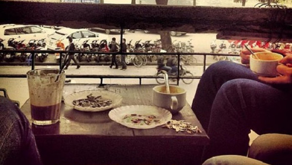 Cặp vợ chồng giải quyết chuyện ly hôn "văn minh, bình thản" bên... ly cà phê gây sốt mạng