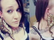 Tai nạn hy hữu: Con trăn mắc kẹt trong lỗ xỏ khuyên tai của chủ nhân