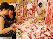 Giá lợn giảm, người nuôi không nên bỏ chuồng