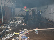 Cháy lớn cửa hàng quần áo chợ đêm, hai mẹ con tử vong