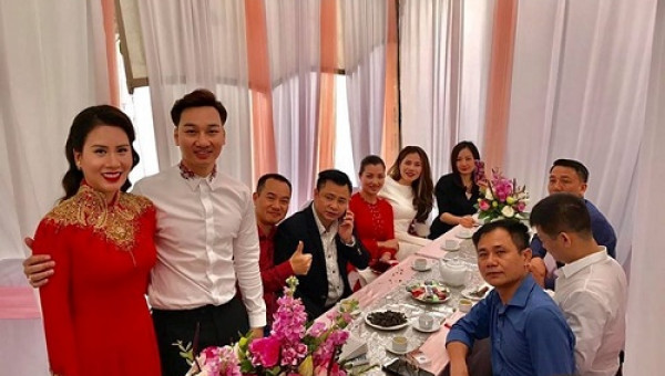 Hình ảnh hiếm hoi trong đám hỏi của MC Thành Trung