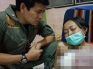 Phát hiện vợ bị ung thư vú không thể chữa khỏi, chồng nhẫn tâm đâm đơn ly dị rồi cao chạy xa bay