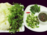 Thi nhau mua nhót xanh về ăn vặt, nhiều chị em không hề biết đến tác hại kinh khủng của loại quả này