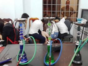 TIN SỐC:17 học sinh 'phê' shisha trong lớp học