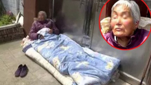 Chỉ vì mâu thuẫn tiền bạc, con trai và con dâu nhẫn tâm đuổi mẹ già ra đường ngủ suốt nhiều ngày