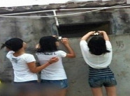 Bao nhiêu bậc phụ huynh còn yên tâm cho con học xa nhà sau khi thấy loạt ảnh ảnh này?