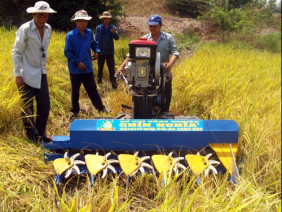 Nông dân Bùi Hữu Nghĩa- Anh hùng LĐ làm hơn 10.000 máy nông nghiệp