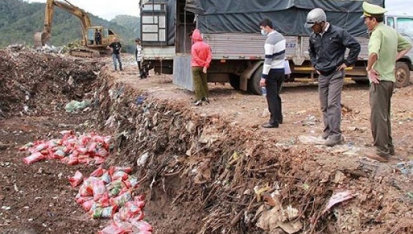 Choáng: Hết "date" 2 năm, phân bón vẫn bán vô tư ra thị trường