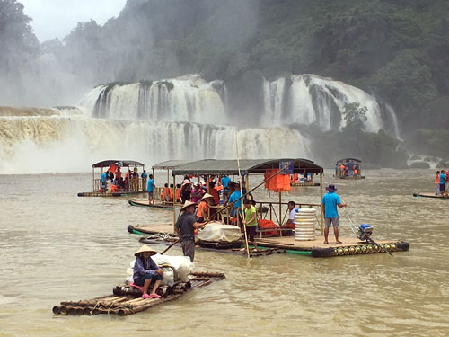 long dan ben thac ban gioc hinh anh 2