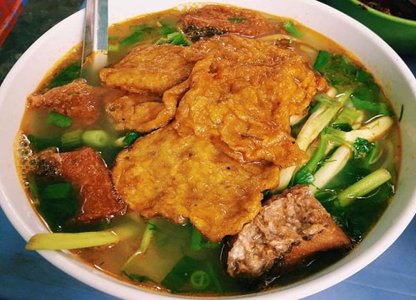 pho ganh, bun ca hut khach choi dem pho co ha noi hinh anh 3