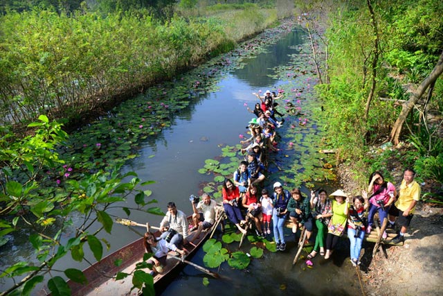 ngo ngang voi bo anh dep ve thien nhien o suoi yen chua huong hinh anh 13