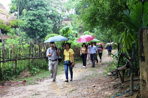 bao ntnn chia se mat mat voi cac gia dinh co nguoi bi nan vi lu cuon o thanh hoa hinh anh 3