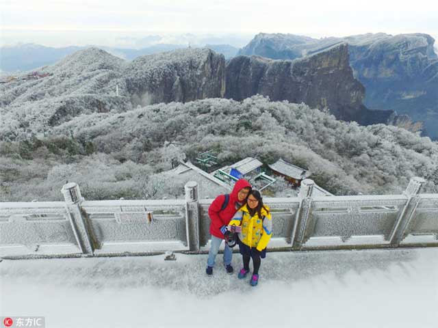 da mat voi canh tuyet phu trang thien mon son dep nhu co tich hinh anh 3