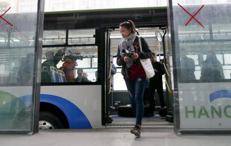 Người dân Hà Nội CHÚ Ý: Không nhường đường cho xe buýt nhanh BRT sẽ bị phạt nguội