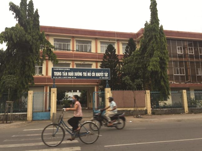 Trung tâm Nuôi dưỡng trẻ mồ côi khuyết tật tỉnh Đồng Nai: Phó giám đốc cùng thủ kho tuồn sữa ra ngoài giữa đêm