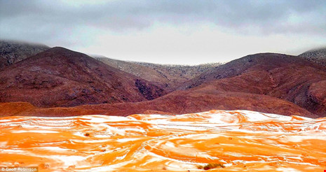 tuyết rơi ở Sahara