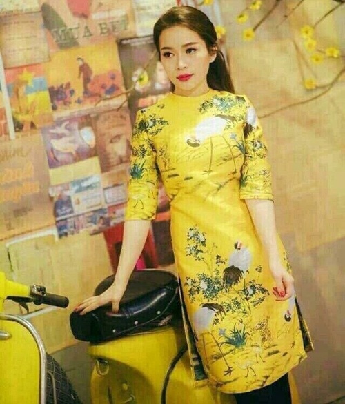 mang-trung-quoc-tran-ngap-vay-giong-het-ao-dai-cach-tan-viet-nam-6