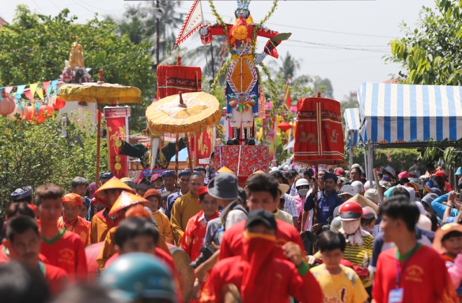 anh: hang nghin nguoi tranh cuop do cung giua dem o mien tay hinh anh 1