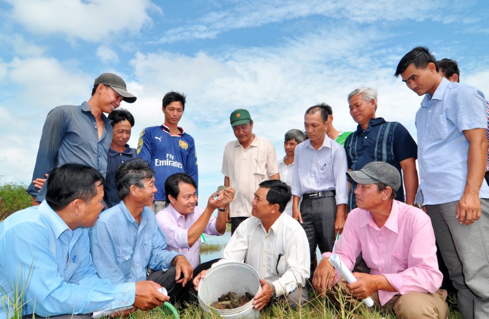 chuyen vui dat mui: nong dan trung dam vu tom, nhung giau vi so an trom? hinh anh 3