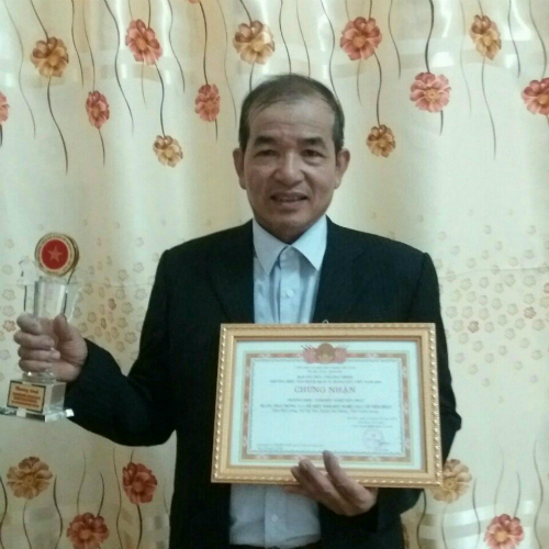 lao-nong-trong-nghe-rung-chua-benh-nan-y-cho-vo-1