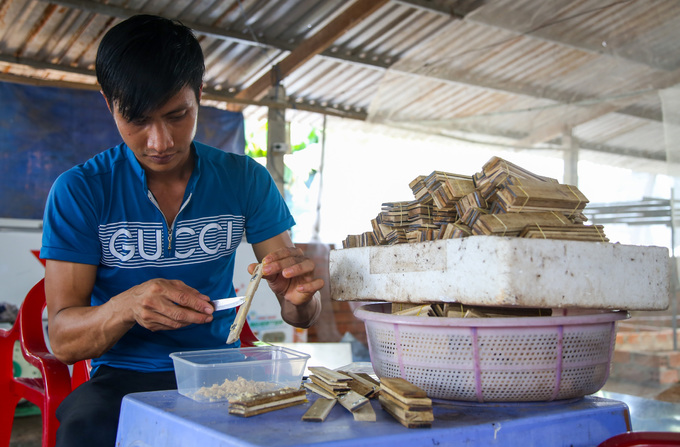 la lung: thay giao nuoi ruoi lay trung, ban gia 