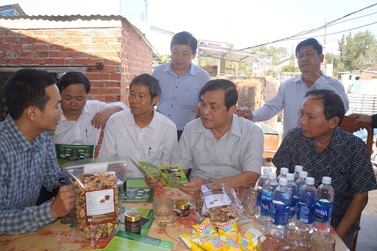 bi thu quang nam: dua nam lim xanh, nam linh chi ra 