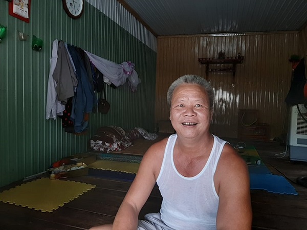 LẠ: Nuôi cá khủng trong lồng ở đập Hồ Ly, ngửi cá sống mà ít tanh?