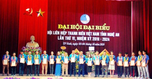 Nghệ An: Cất bằng kỹ sư xây dựng, 9X về trồng rau đẹp như tranh
