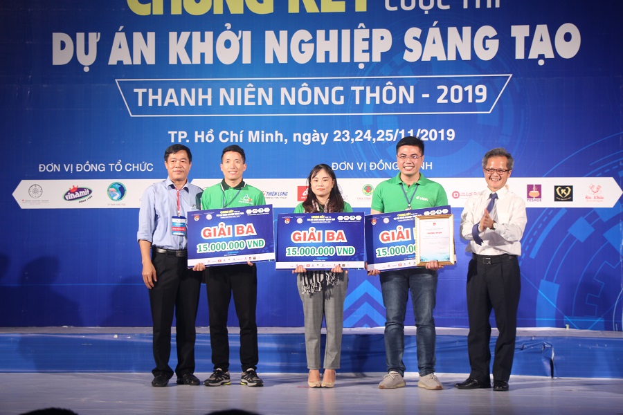 'Cô gái rau má' về nhất cuộc thi khởi nghiệp thanh niên nông thôn