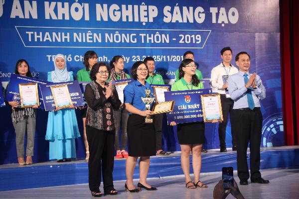 'Cô gái rau má' về nhất cuộc thi khởi nghiệp thanh niên nông thôn